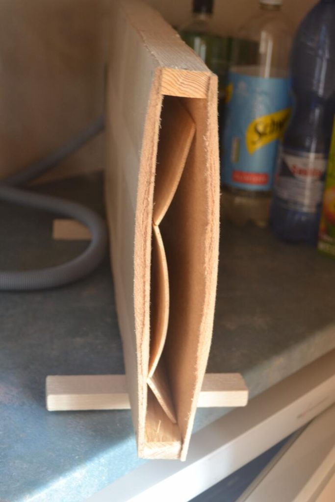 buckled box