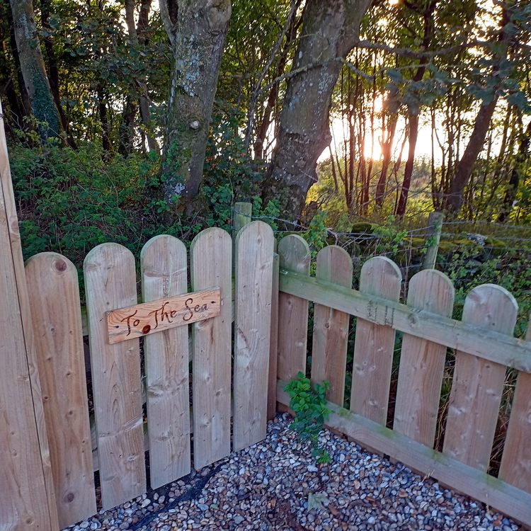 gate